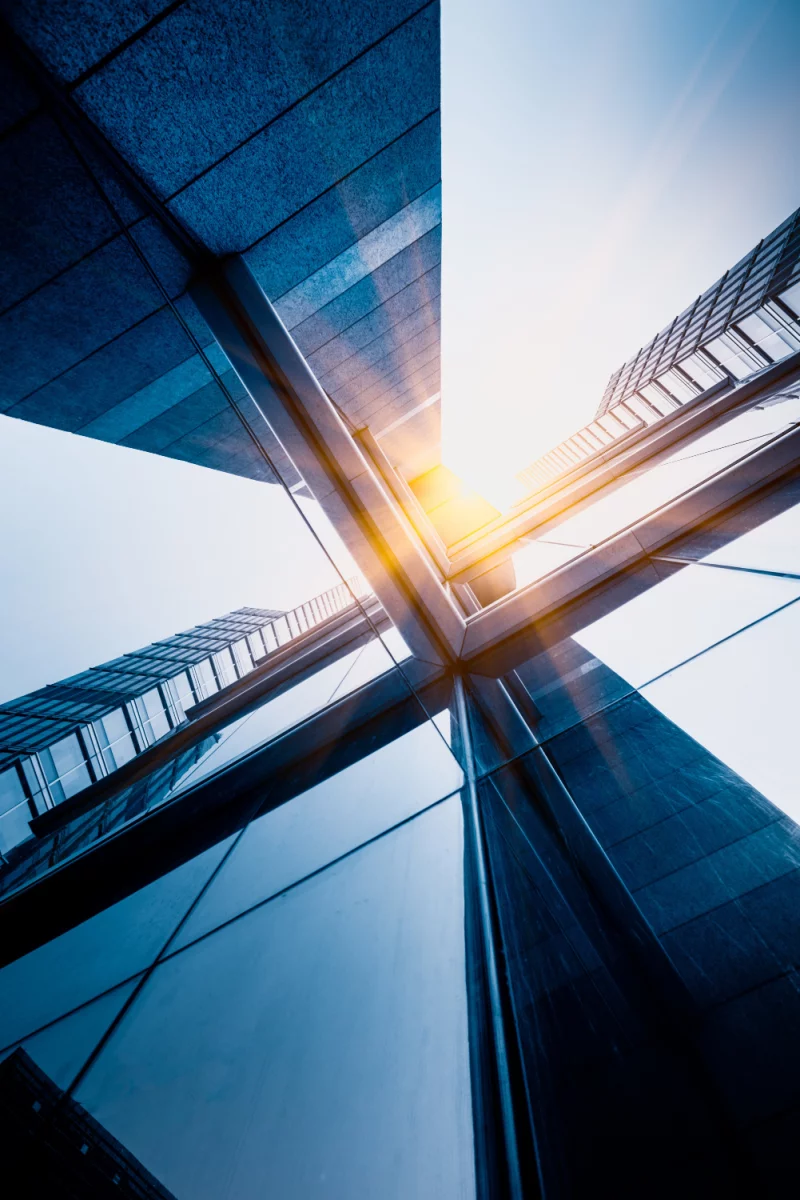 Jak zaplanować oświetlenie w mieszkaniu: 7 zasad projektowania stref światła (barwa, natężenie, rozmieszczenie) dla funkcjonalności i efektu „wow”